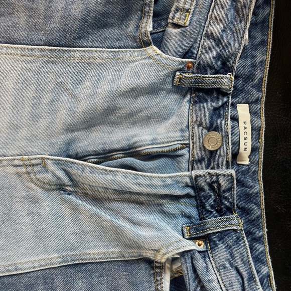 Pacsun Two Toned 90’s Boyfriend Jeans. - Picture 3 of 5